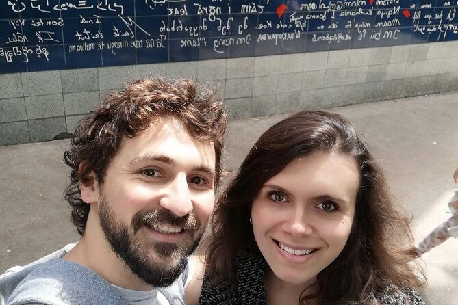 Romantic Montmartre: Paris Lost Lovers Exploration Game and Tour - The Q & M storyline: clues, romance trivia, and pacing on your terms