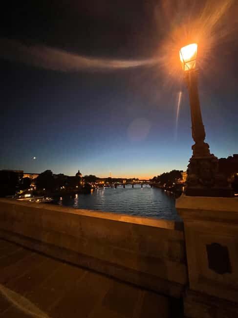 Running Tours in Paris for intermediate to advanced runners - Seine River Bridges: The Landmark Route That Still Feels Like Paris