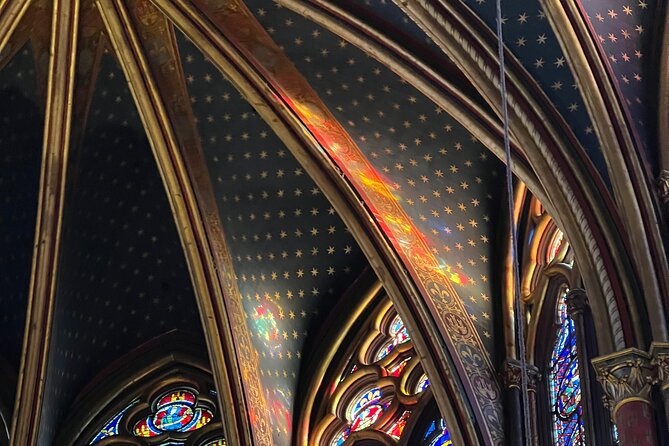 Sainte Chapelle and Conciergerie 1.5-Hour Private Guided Tour - Meeting at 2 Bd du Palais: start where the island feels historic