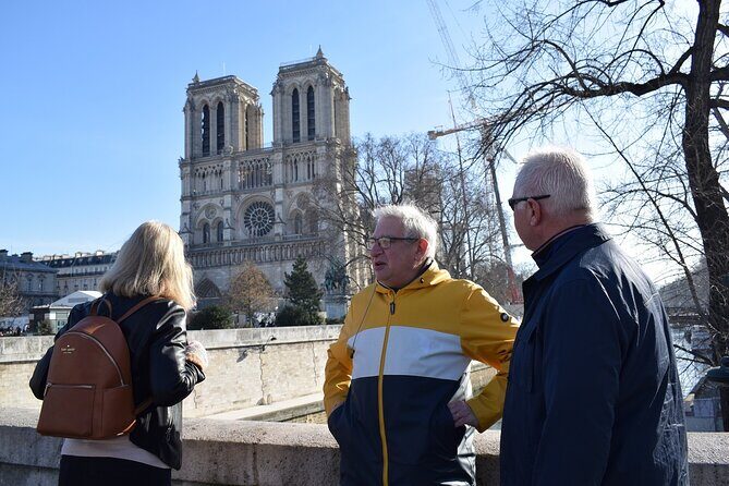 Sainte-Chapelle and Conciergerie Guided Tour with Ticket in Paris - Île de la Cité: The fastest way to understand the Paris “center”