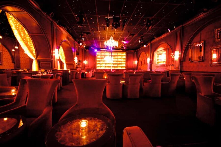 Secret Square Paris : Parisian Strip-Tease Cabaret Ticket - Cocktails and the bar: how to enjoy them without losing control of the budget