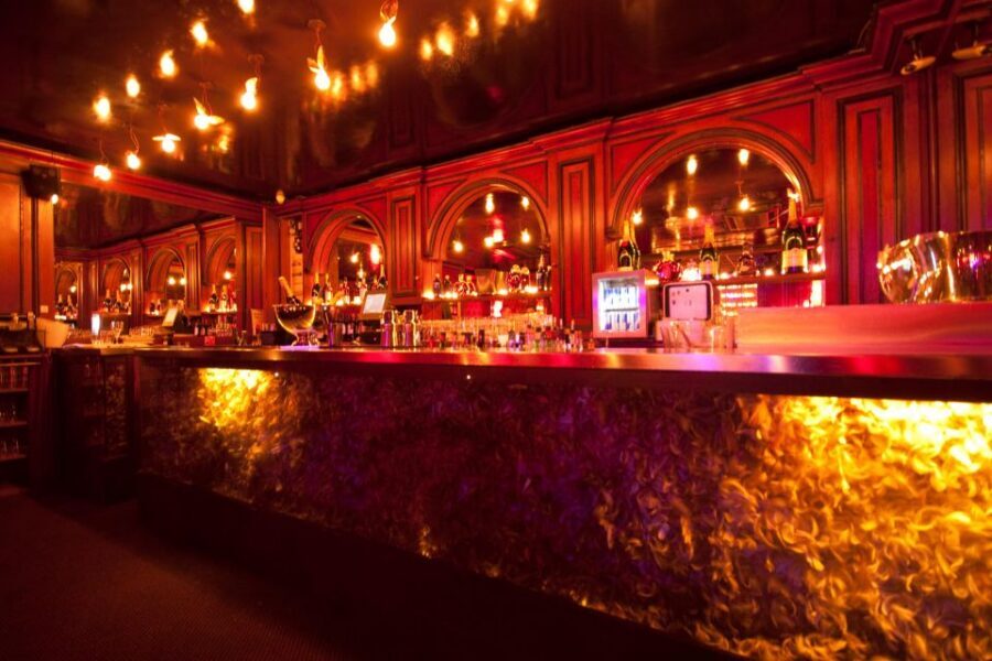 Secret Square Paris : Parisian Strip-Tease Cabaret Ticket - Timing: how a 6-hour ticket fits a 4-hour venue window