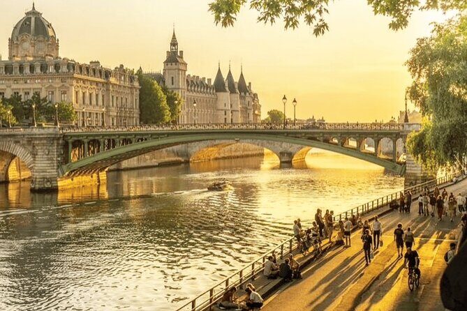 See 15 plus Paris Sights Tour and Fun Perfume Experience - Price and value: $54.55 plus one extra transport budget