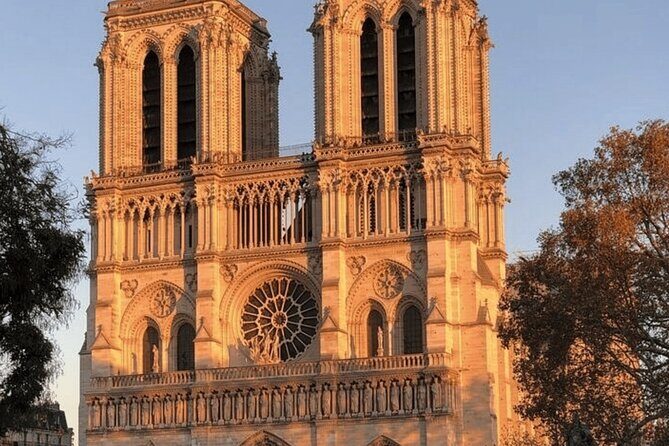 See 15 plus Paris Sights Tour and Fun Perfume Experience - Should you book this Paris sights tour?