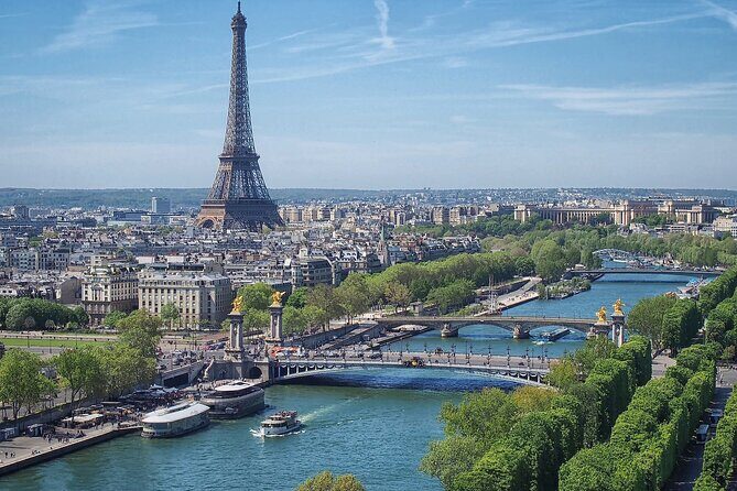 Seine River Cruise with Commentary 1 Hour - Smart Dress for Evening Cruising: What You Can’t Wear