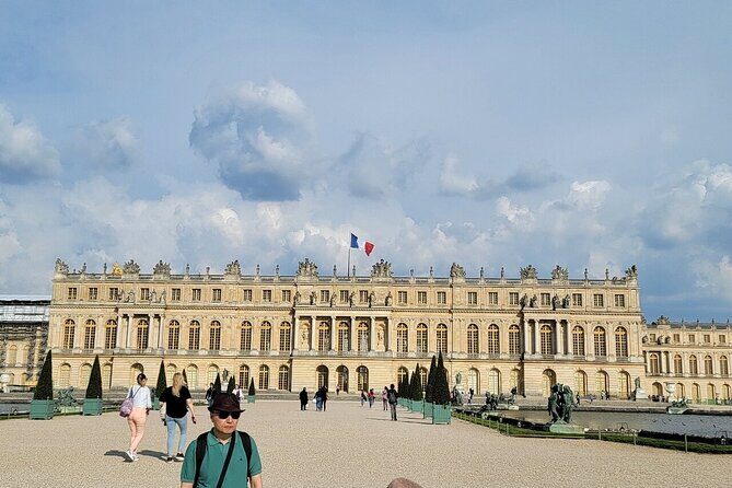 Self-Guided Tour to the Versailles with Timed Entry Ticket - Stop 1: Versailles Estate Basics—Trianon and Gardens Across 800+ Hectares