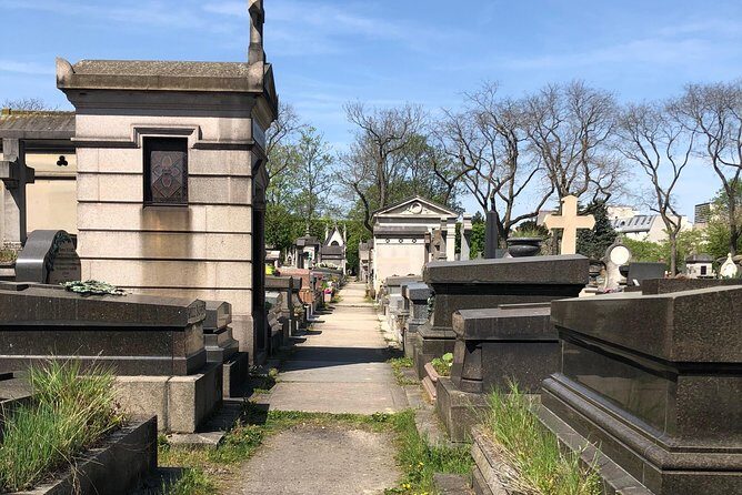 Semi-Private Père Lachaise Cemetery Tour - Starting at Gambetta: easy meeting point, clear start