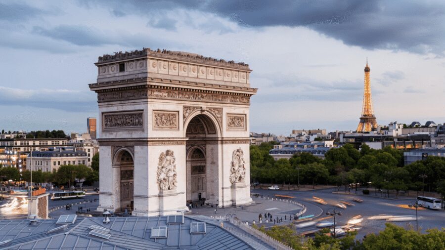 Side-car Paris: Discover The Left Bank, Notre Dame and More - Practical sidecar tips: shoes, bags, and staying comfortable