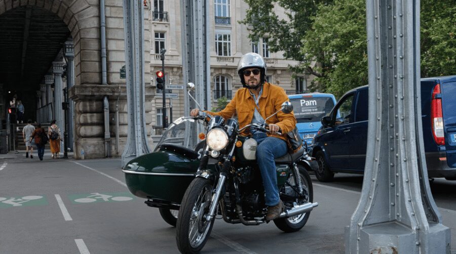 Side-car Paris: Discover The Left Bank, Notre Dame and More - The 90-minute route: Seine views, Notre-Dame, and the Latin Quarter streets