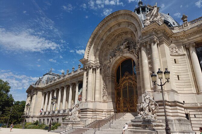 Sightseeing tour of most iconic parisian monuments (rickshaw) - Guides and customer service: the names you may hear