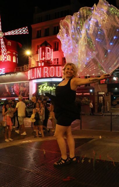 Singing Montmartre by night with a Diva - Meet Veronica Antonelli and the Enchanted Monuments concept