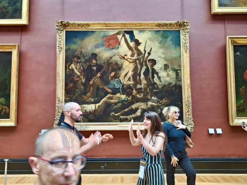 Skip-the-Line Louvre Museum Tour with Artist - Finding Le Kiosque des noctambules (and not wasting time)