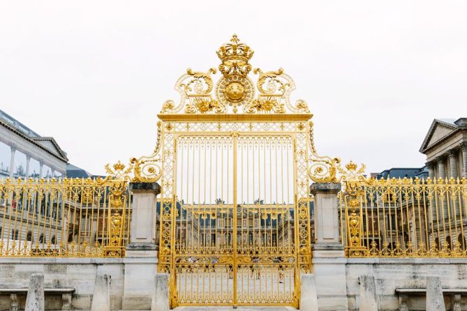 Small Group VIP Versailles Bike Tour from Paris with King's Apartments Access - Bike Time at Versailles: Helmet Rental, Moderate Fitness, and Group Control