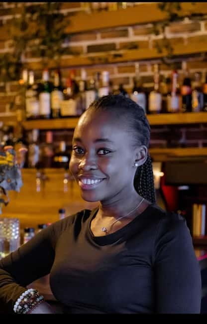 Solo travelers Meetup:A cultural stroll,Drinks & socializing - République Night Out: What This Paris Meetup Feels Like