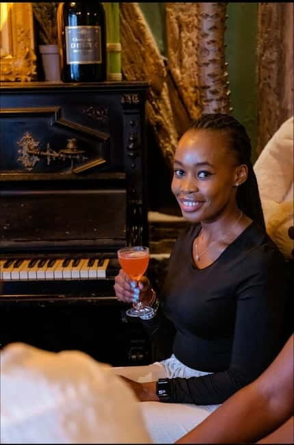Solo travelers Meetup:A cultural stroll,Drinks & socializing - Price Value: What $23 Really Covers
