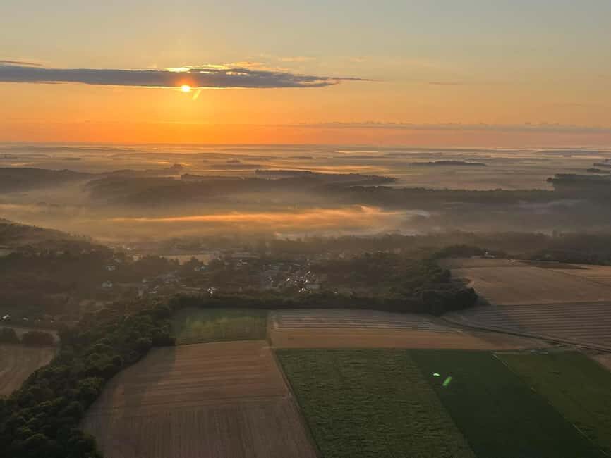 South of Paris: hot air balloon flight - The 3 to 4 hour flow: from setup to landing