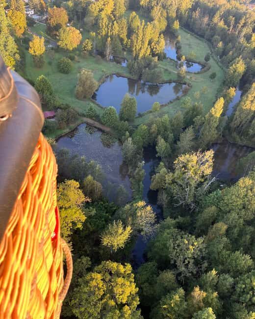 South of Paris: hot air balloon flight - How the pilot uses altitude for better views (and better moments)