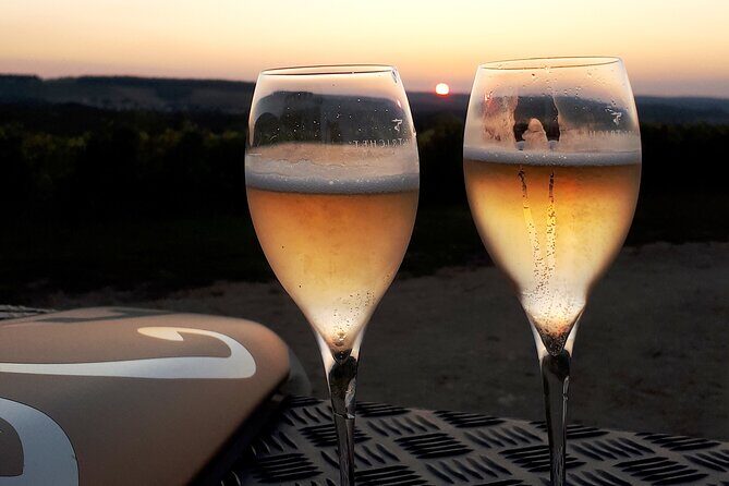 Sunset and champagne tasting in the vineyards - The 2-hour flow: ride, viewpoints, tasting, and walking