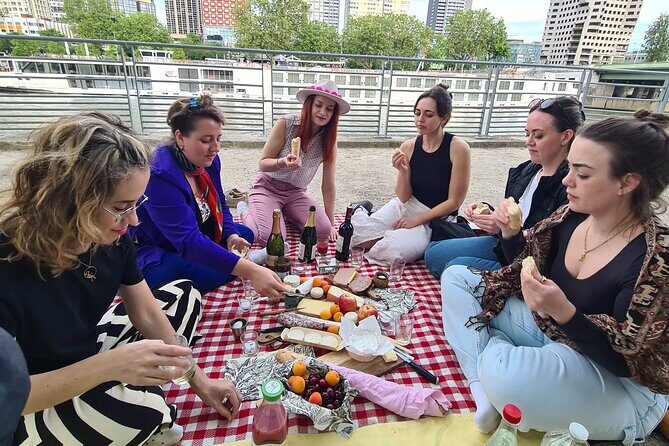 Sunset Picnic with View of Eiffel Tower and Live Music - Live chanson stories and songs: how the music fits the Eiffel Tower