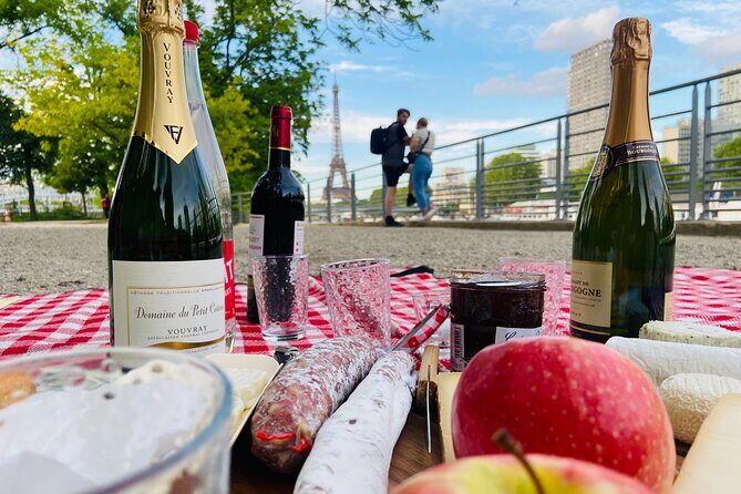 Sunset Picnic with View of Eiffel Tower and Live Music - Who this suits best (and who should skip it)