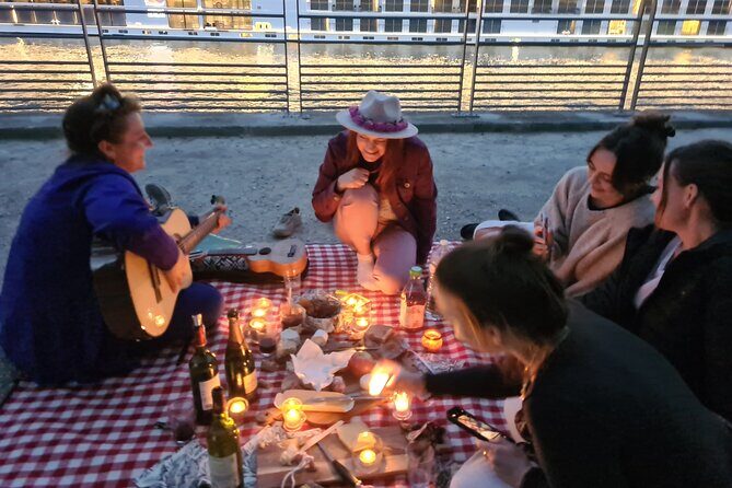 Sunset Picnic with View of Eiffel Tower and Live Music - Timing tips so you don’t miss the best part