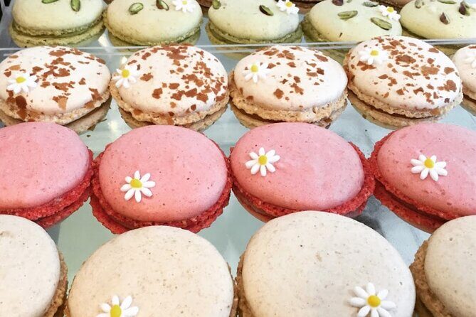 Sweet walking food tour in Paris with local guide - Stop 3: Odette on Rue Galande and the appeal of cream puffs