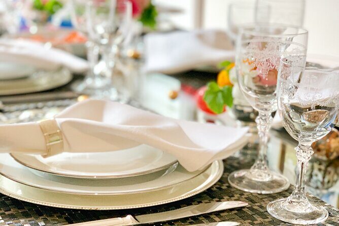 Table Manners a la française - Why the group size matters more than you think