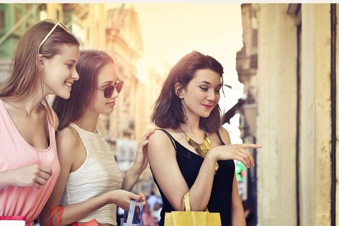 Teen Shopping and Fashion Accessories Tour in Paris - Where You Meet and How the Tour Moves Through Central Paris