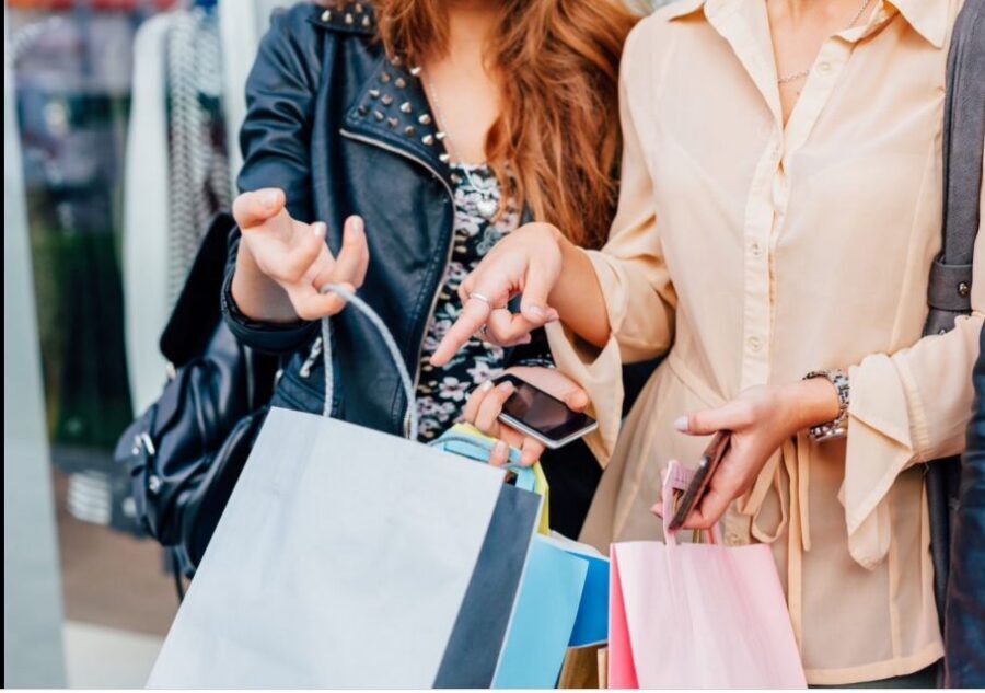 Teen Shopping Tour of Paris, 2.30 hour Walking Tour - Sample Sales With Discounts Up to 70%: How to Shop Smart