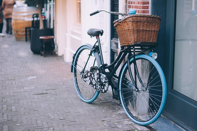 The Beauty of Paris by Bike: Private Tour - The in-between moments: snack, drink, and route flexibility