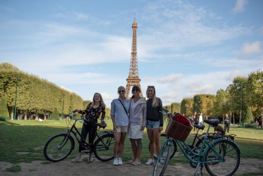 The Best of Paris: Small Group Bike Tour like a Local - Rain or shine: how that affects what you should wear