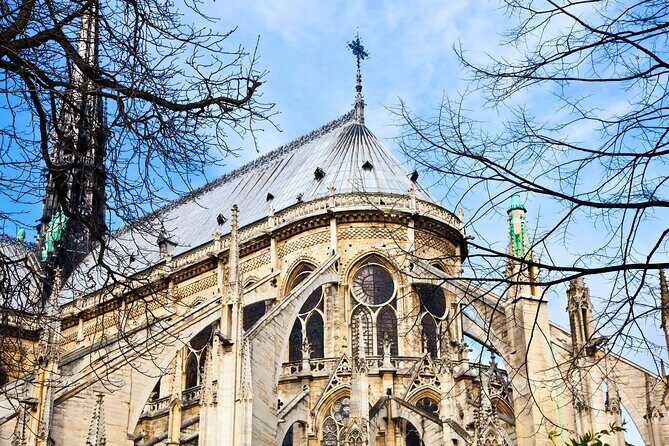 The Da Vinci Code in Paris: Follow the Trail with a Local - Group tours vs private tours: when to choose each