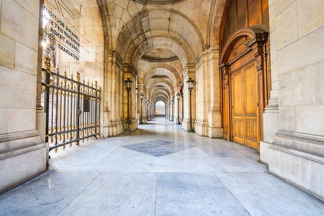 The Da Vinci Code in Paris: Follow the Trail with a Local - The walk through the Palais Royal area: clues in a calm setting