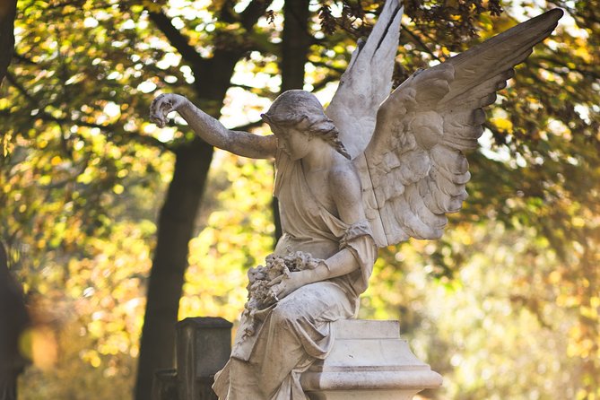 The Famous Graves of Père Lachaise - Self-Guided Audio Tour - How the GPS Map and Offline Audio Change Your Walk