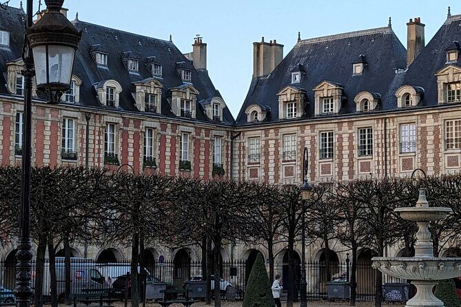 The French Revolution: Self Guided Audio Tour of Paris - Place des Vosges to Hôtel de Sully: when streets connect to power
