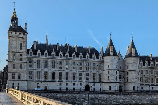 The French Revolution: Self Guided Audio Tour of Paris - Vestige de la Petite Force: bread pressure and worker fear