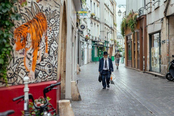 The History of Paris: Historical Le Marais Private Tour - Stop 3: Hotel-de-Ville and why Paris government sits in plain sight