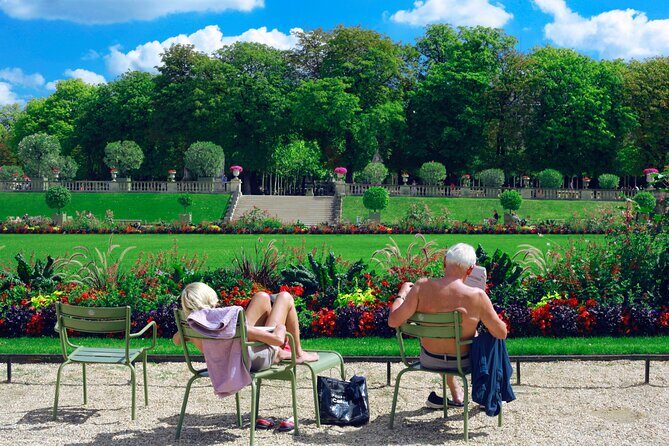 The Local Paris Experience: an off-the-beaten-track adventure! - Bassin de la Villette: play time along the canal edge