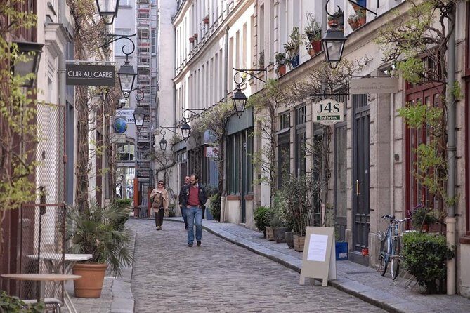 The Local Paris Experience: an off-the-beaten-track adventure! - Canal Saint-Martin after work: the city meets itself