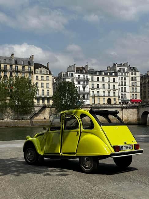 The Paris "Rive Gauche" tour in a vintage Citroën 2CV - Starting at Place des Victoires: a classic Paris setting to kick things off