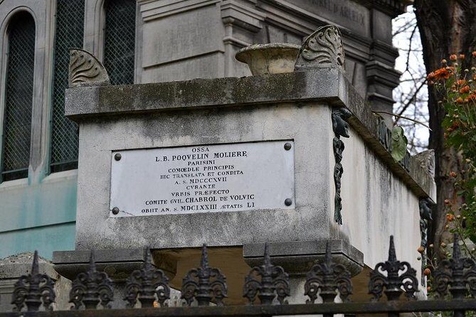 The Pere Lachaise Cemetery Private Tour - Customizing the Route: Choose Your Taste and Your Pace