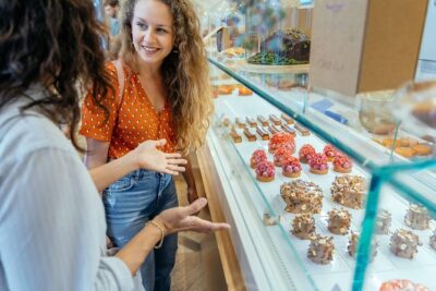 The Sweet Pastry With Locals PRIVATE Tour of Paris in Le Marais District - Rue de Rivoli and Place des Vosges: The Setting for Four Tastings