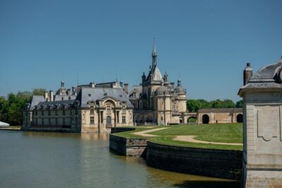 The Ultimate Chantilly Castle Private Day Trip - Stop 1: Église Notre-Dame de Chantilly in one focused hour