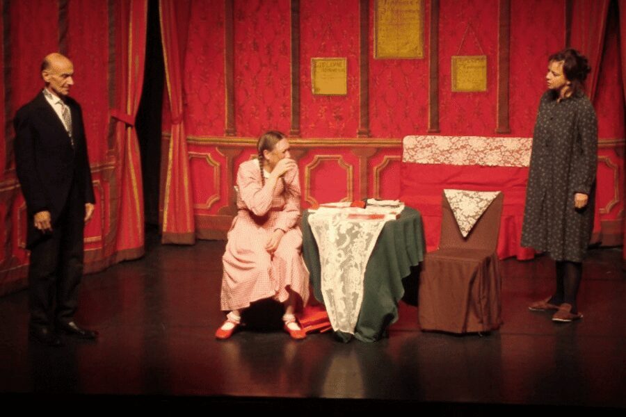 Theatre in Paris: The Lesson (La leçon) - How to get to Théâtre de la Huchette without fuss