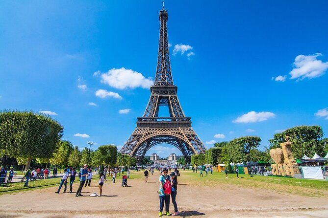 Tour guide in Paris - Visit Paris with your official guide ! - Key things you’ll notice right away