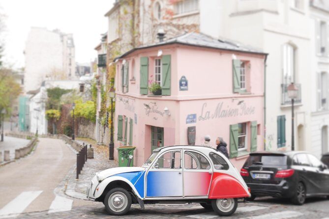 Tour in a vintage car with a Parisian - Live commentary: what you get and what it won’t be