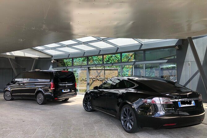 Transfer between Paris and airports CDG/ORLY/LBG (Van 8pax) - Meet the driver fast: voucher, mobile ticket, and your arrival timing