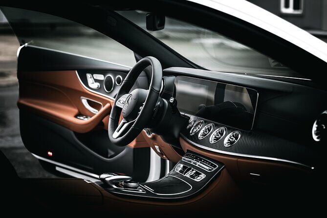 Transfer from Orly/CDG/LBG Airport to Paris (E-Class 2pax) - Who this transfer suits best
