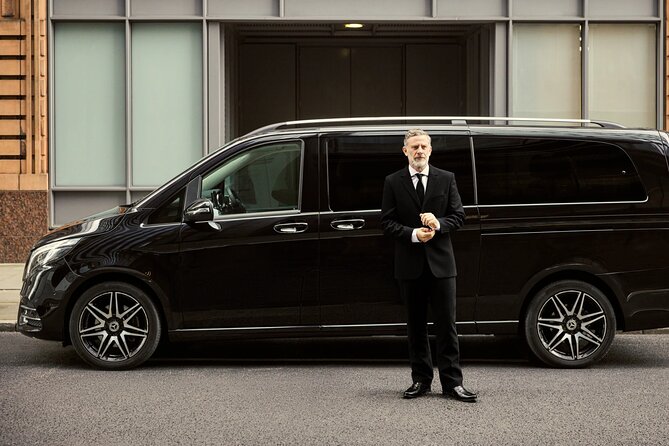 Transfers between Paris, CDG, Orly, Disneyland & Versaille by van - What you get in the van: comfort, space, and practical perks