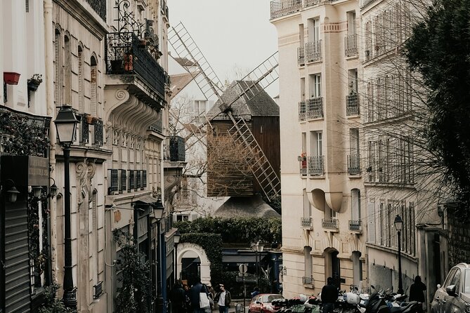 Undercover Montmartre: Led By Locals-Dine At Secluded Brasserie - Inside Sacré-Cœur: Views, Self-Guided Time, and Getting Your Bearings